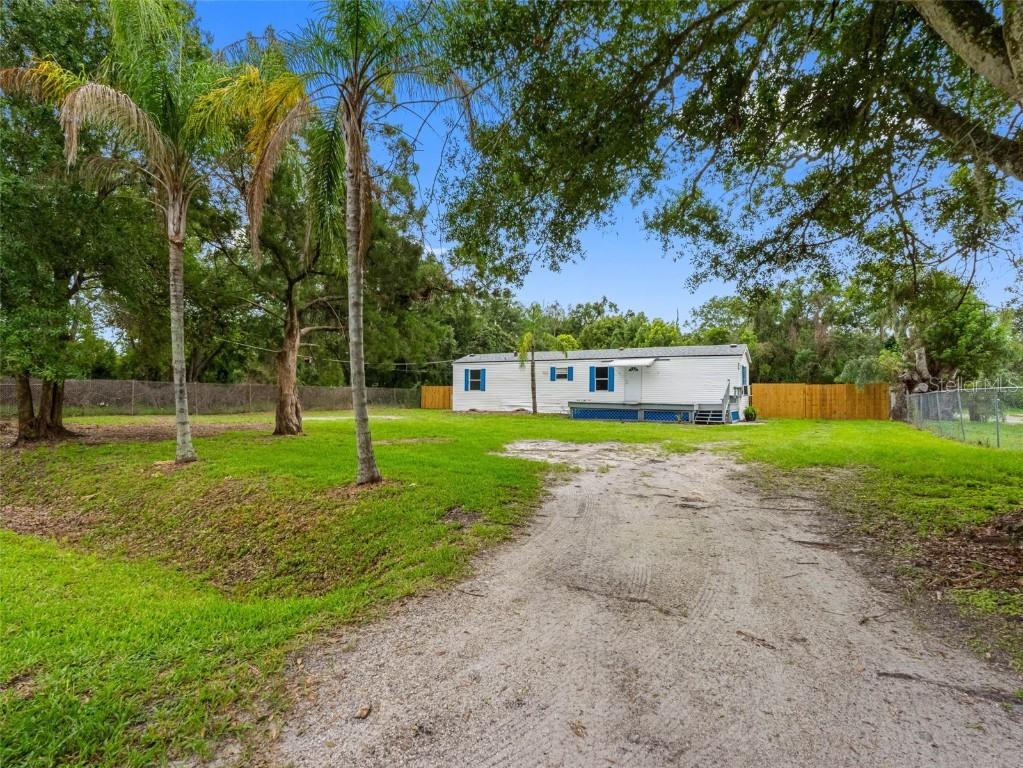 8714 N Meadowview Cir., Tampa, FL 33625