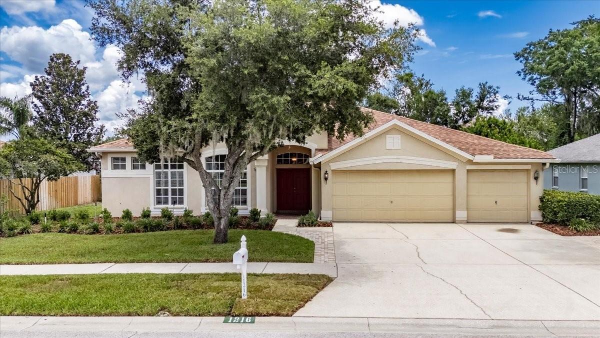 1216 Fox Chapel Dr., Lutz, FL 33549