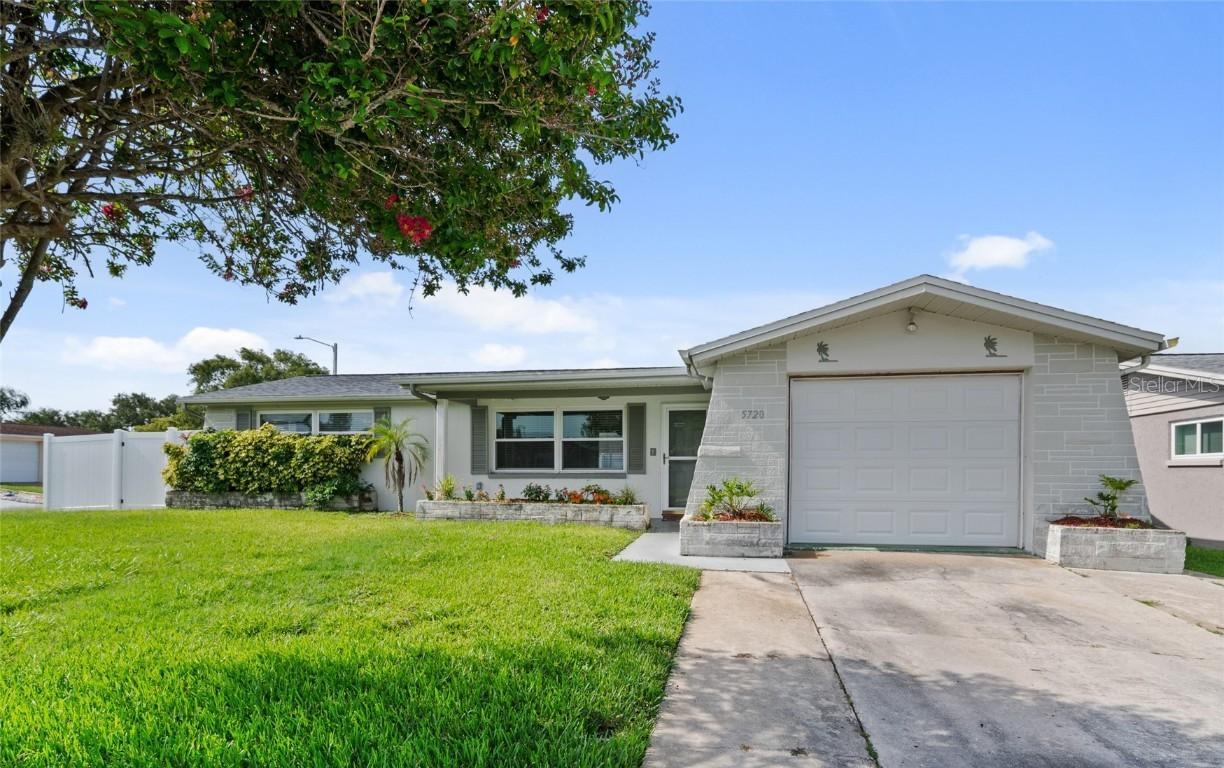 5720 Mockingbird Dr., New Port Richey, FL 34652