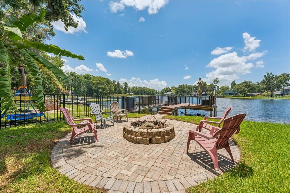 5704 Half Moon Lake Rd., Tampa, FL 33625