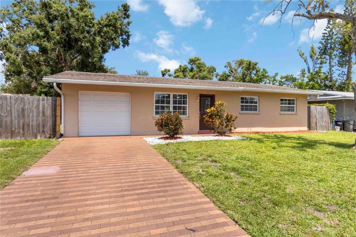 3520 Aloha Dr., Sarasota, FL 34232