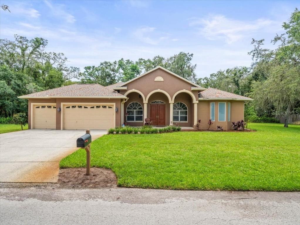 2409 Heather Manor Ln., Lutz, FL 33549