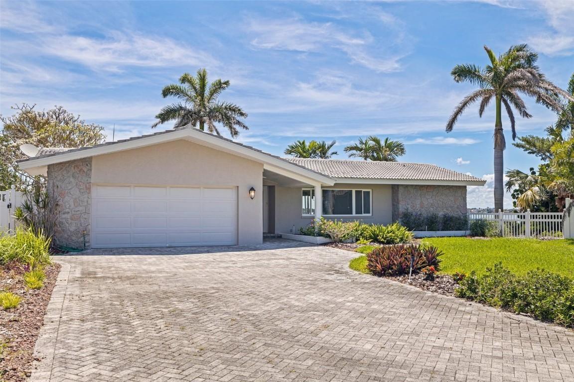 11055 7th St., Treasure Island, FL 33706