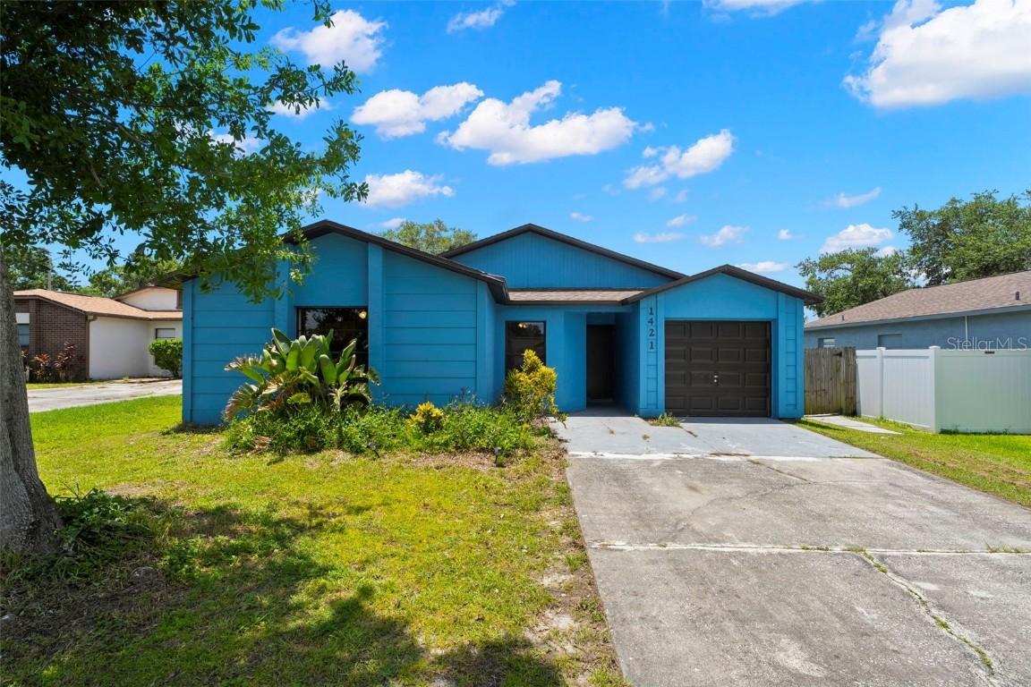 1421 Vinetree Dr., Brandon, FL 33510