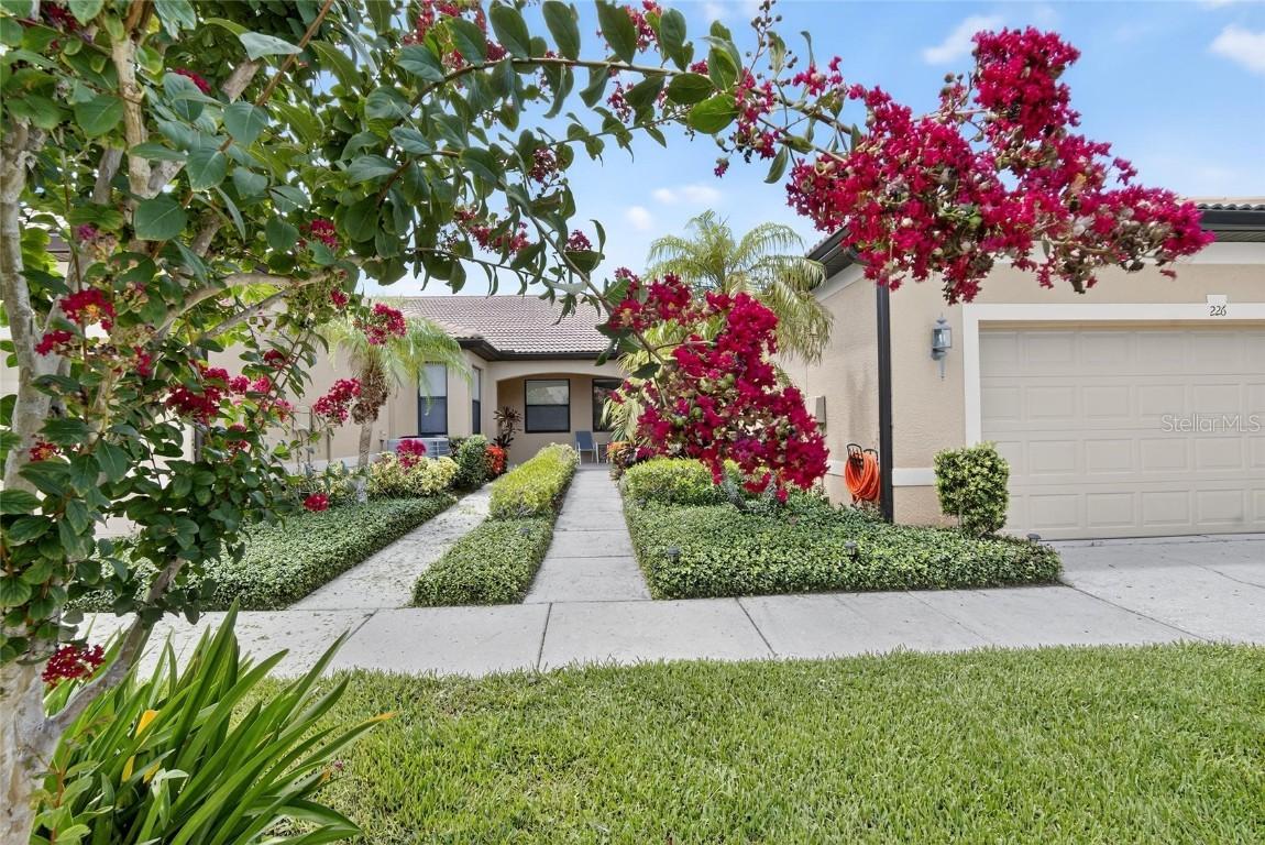 226 Shell Falls Dr., Apollo Beach, FL 33572
