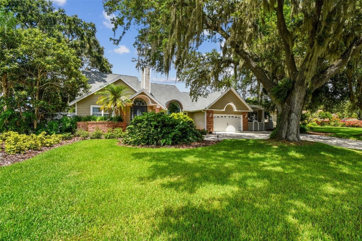10517 Lake Williams Dr., Odessa, FL 33556