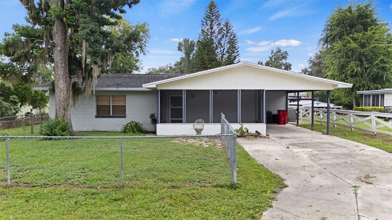 753 Cr 477a, Lake Panasoffkee, FL 33538