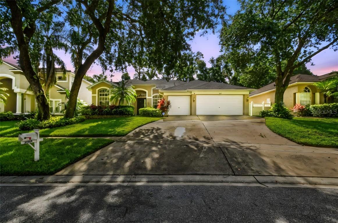 2009 Raven Manor Dr., Dover, FL 33527