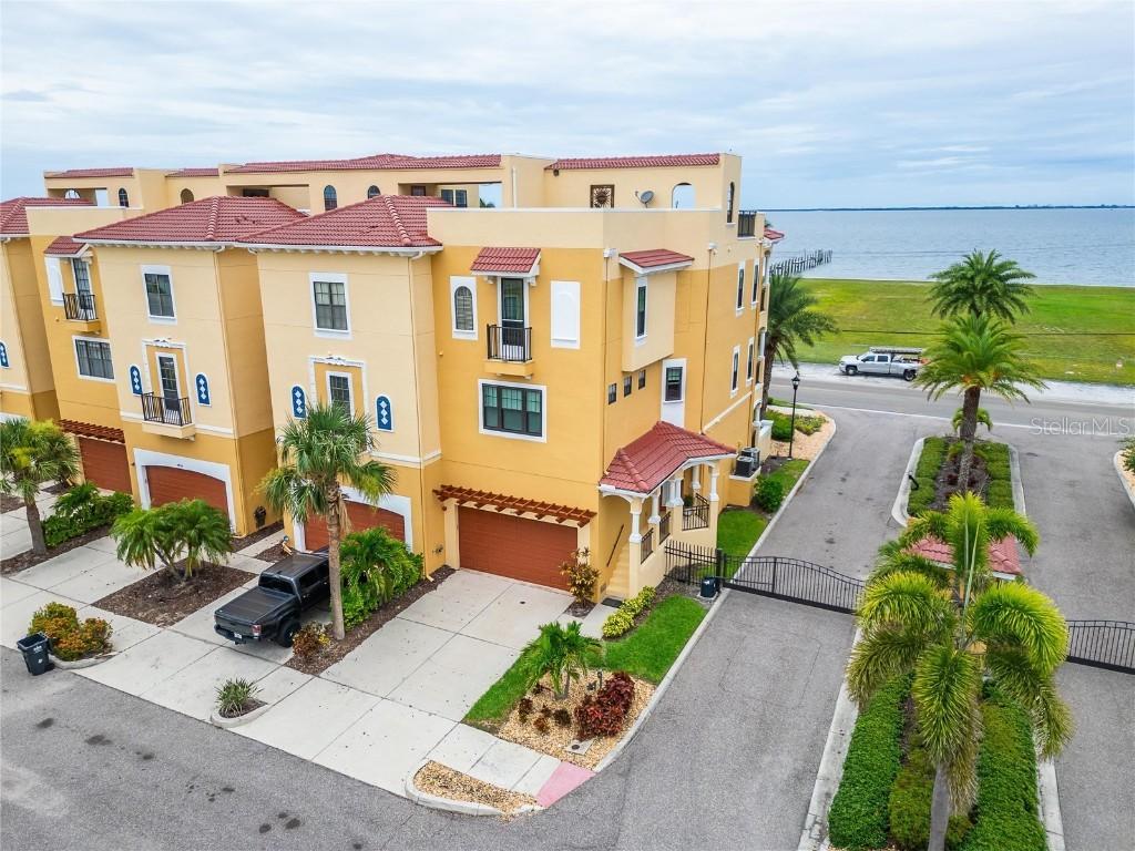 6412 Mayra Shores Ln., Apollo Beach, FL 33572
