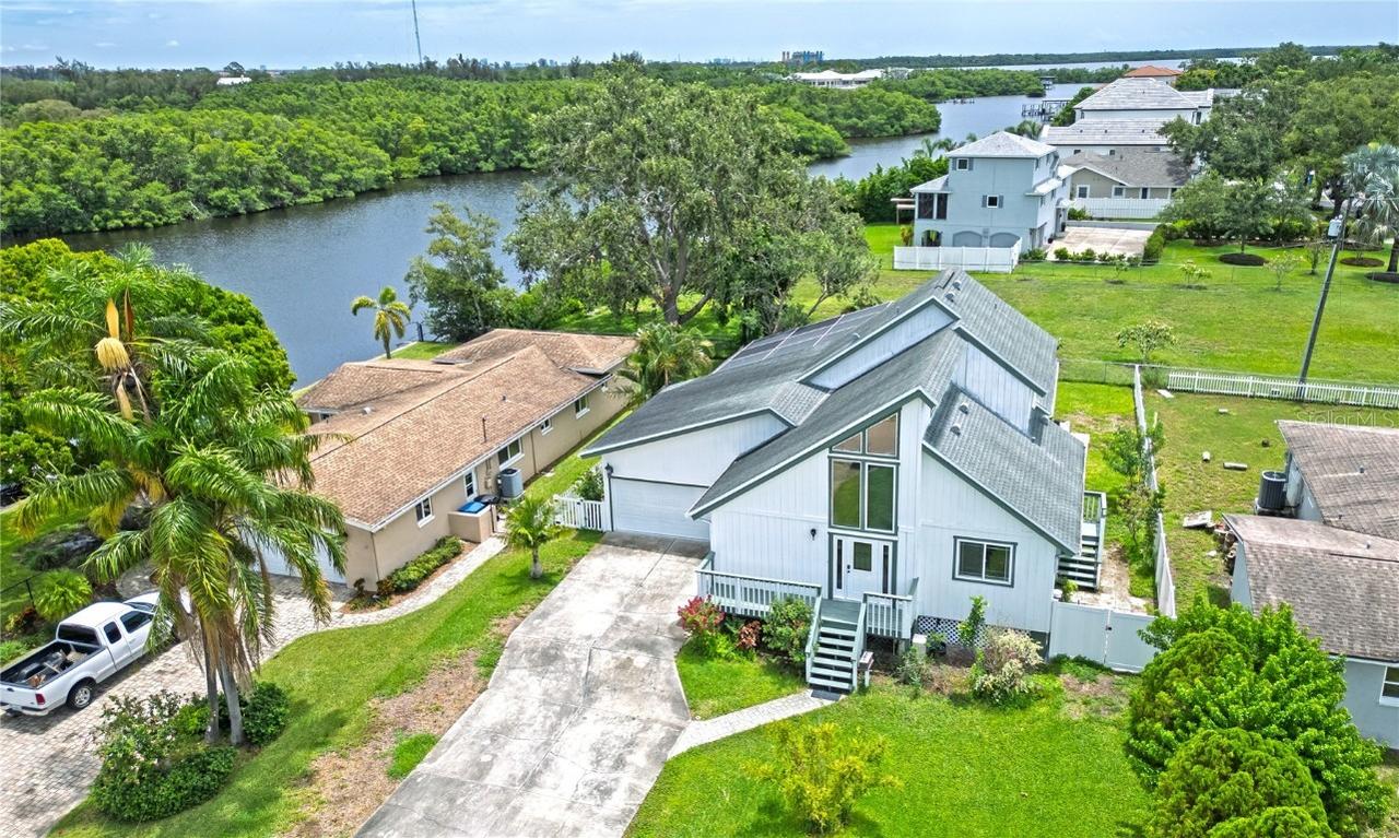 8759 Orient Way, St Petersburg, FL 33702