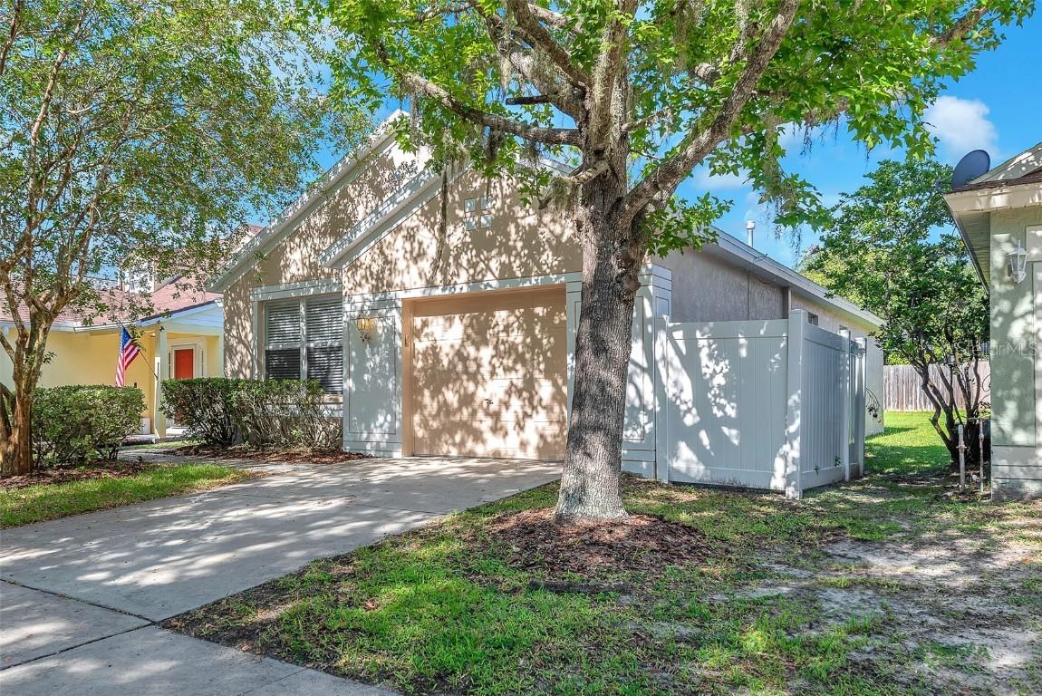 5617 Tanagergrove Way, Lithia, FL 33547