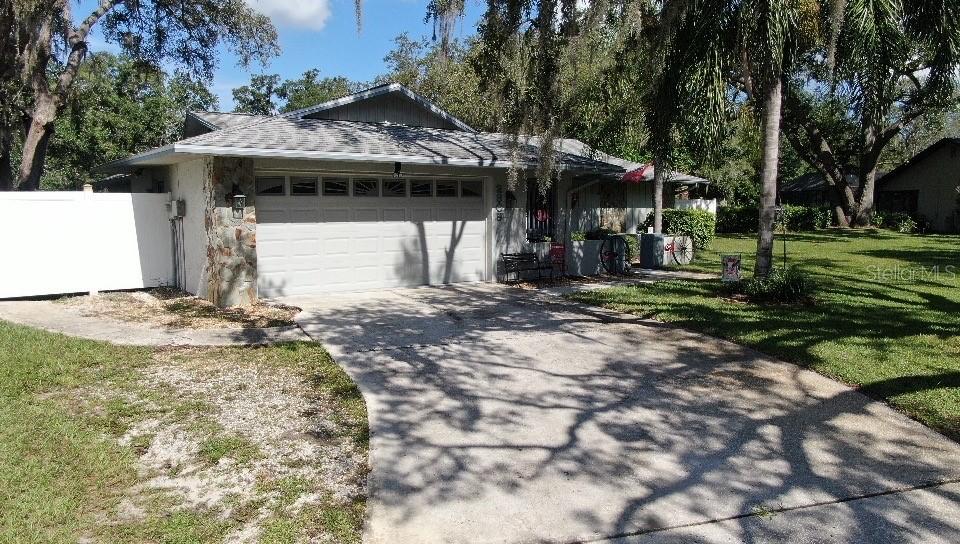 2309 Woodbend Cir., New Port Richey, FL 34655