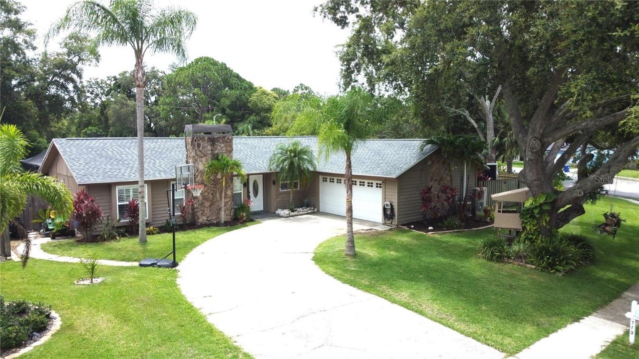 713 Rustic Oaks Dr., Palm Harbor, FL 34684