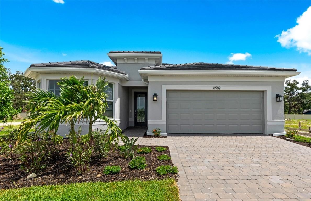 6982 Minneola Ct., Nokomis, FL 34275