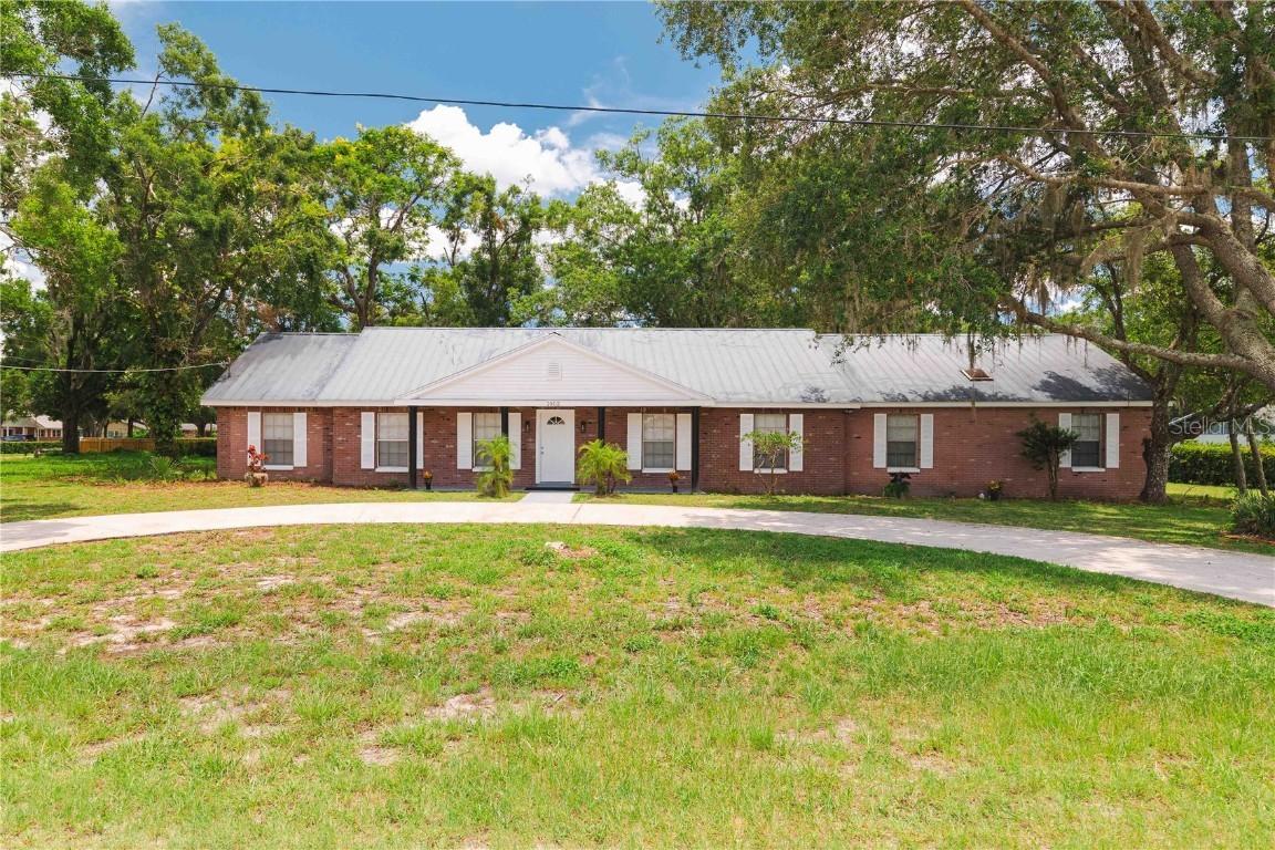 1002 Friendship Ln., Lutz, FL 33548
