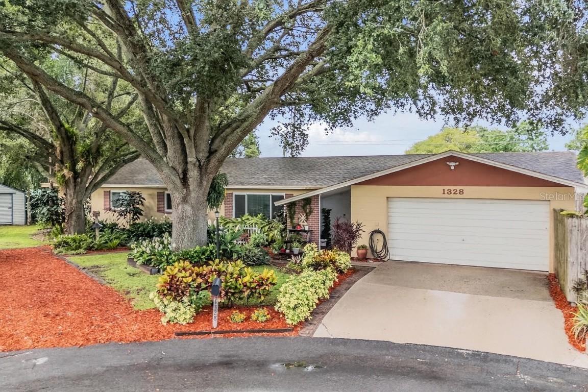 1328 Glenview Ln., Lakeland, FL 33813