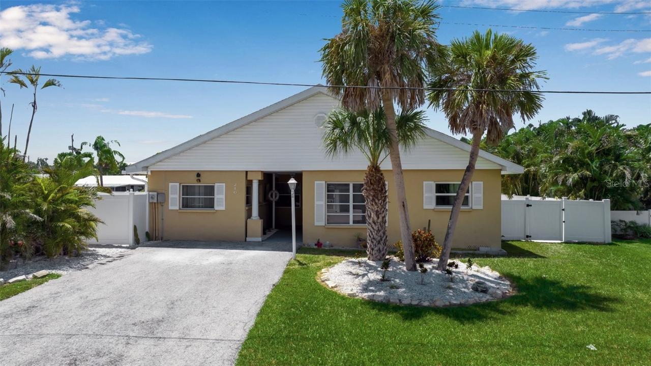 210 84th St., Holmes Beach, FL 34217