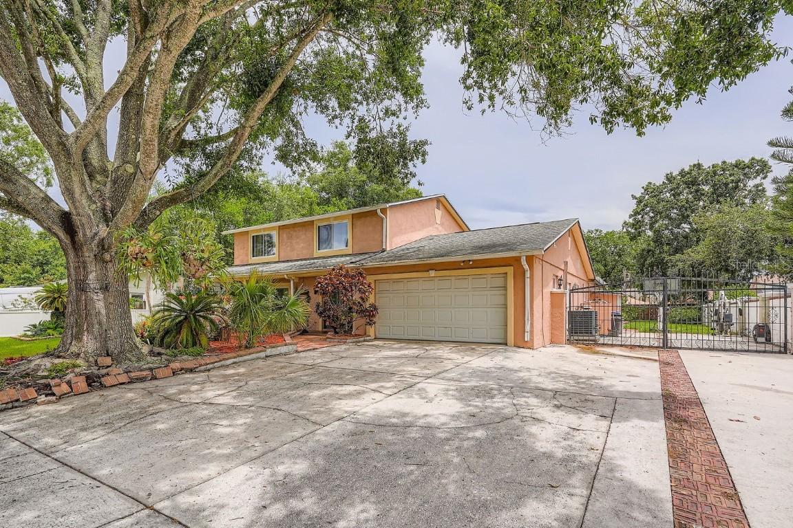 15508 Wetstone Dr., Tampa, FL 33613