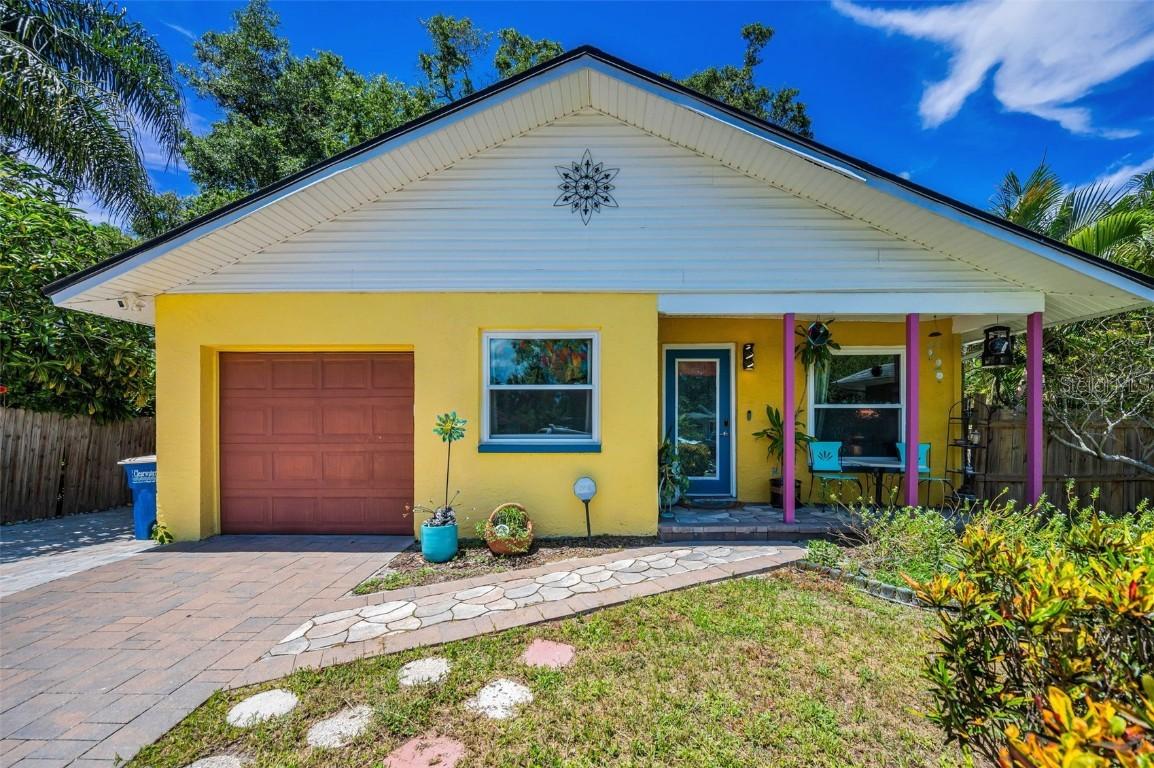 1081 Mohawk Cir., Clearwater, FL 33755