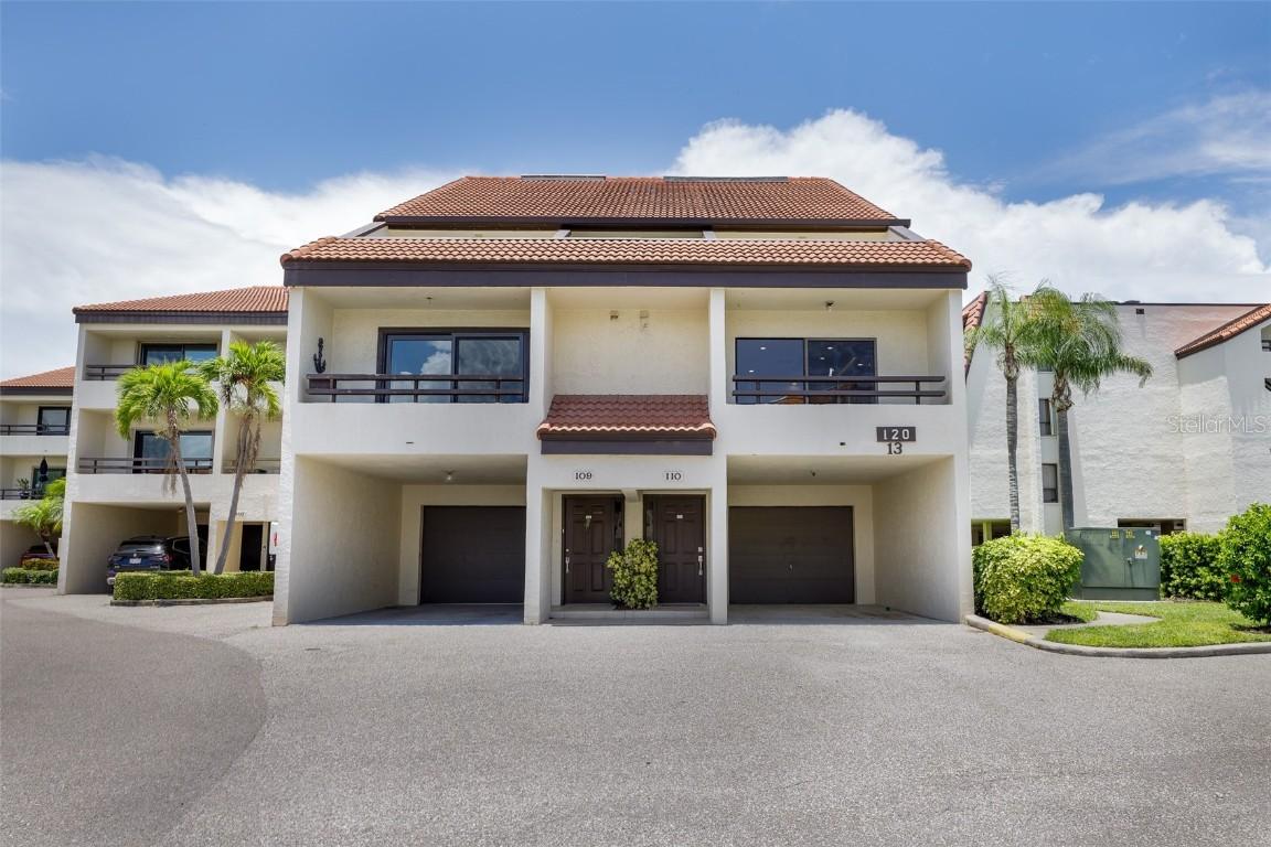 120 1st St. #110, Tierra Verde, FL 33715