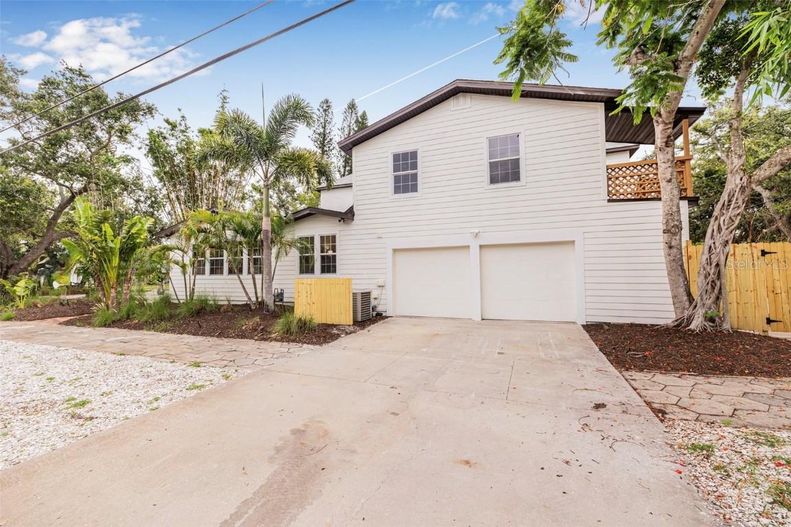 106 22nd Ave., St Petersburg, FL 33705