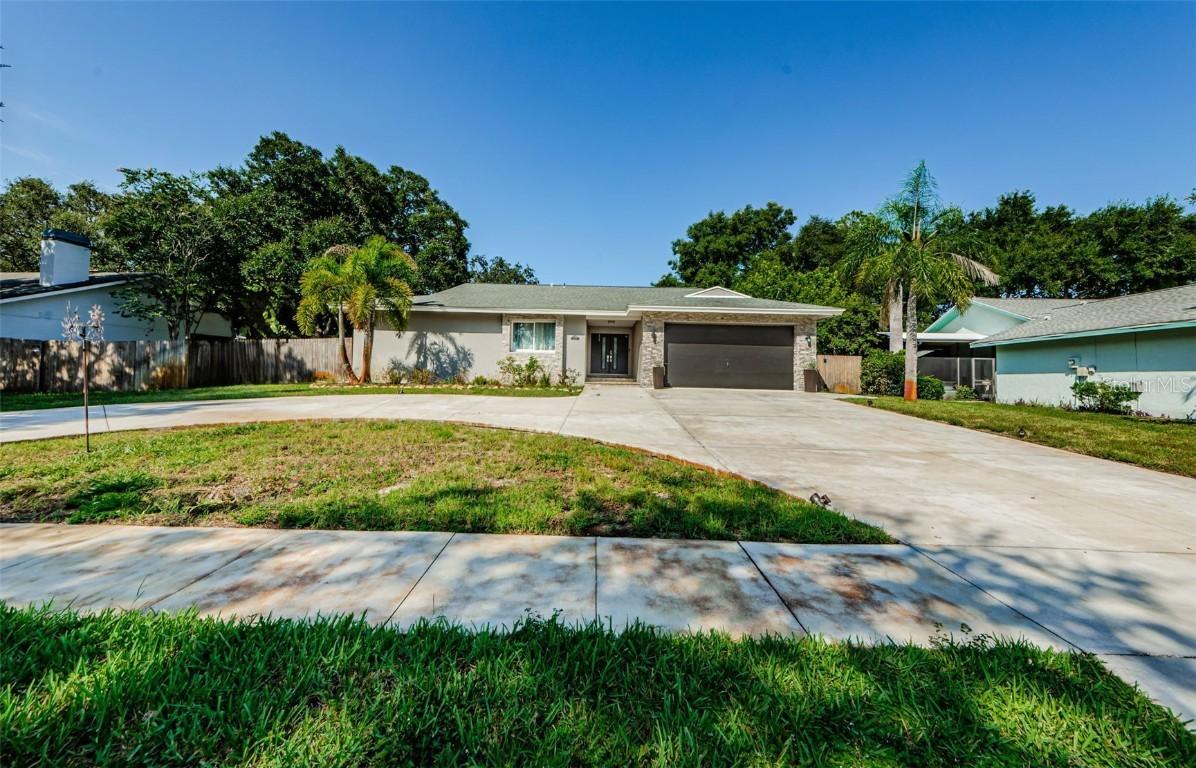 1120 Lancer Ln Ln., Tarpon Springs, FL 34689