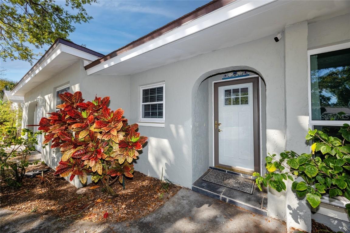 849 Karen St., Palm Harbor, FL 34684