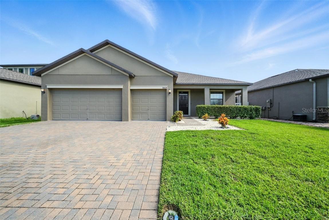 9864 Smarty Jones Dr., Ruskin, FL 33573