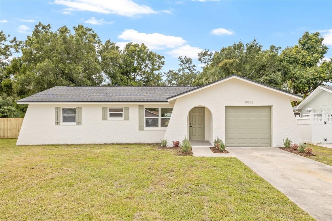 8832 90th Way, Seminole, FL 33777