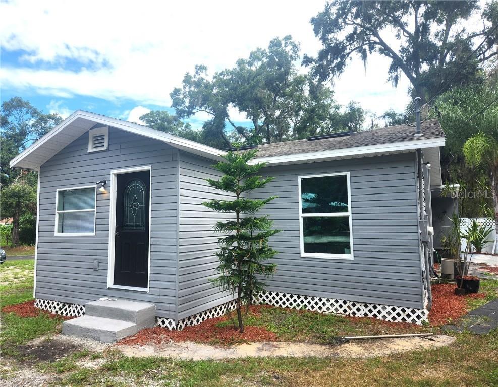 1104 E Alsobrook St., Plant City, FL 33563