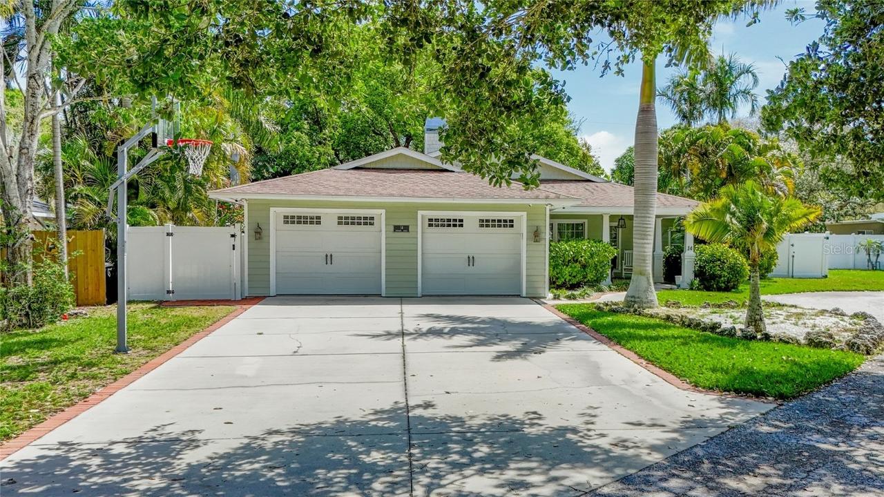 14 Evonaire Cir., Belleair, FL 33756