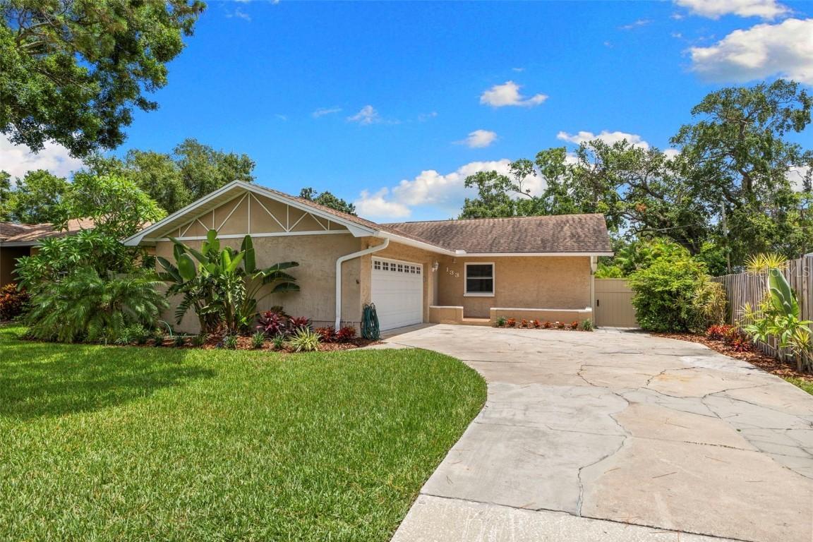 133 SE Madison Cir., St Petersburg, FL 33703
