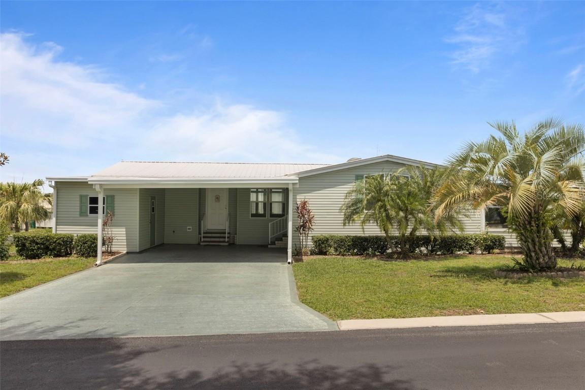 37729 Neukom Ave., Zephyrhills, FL 33541