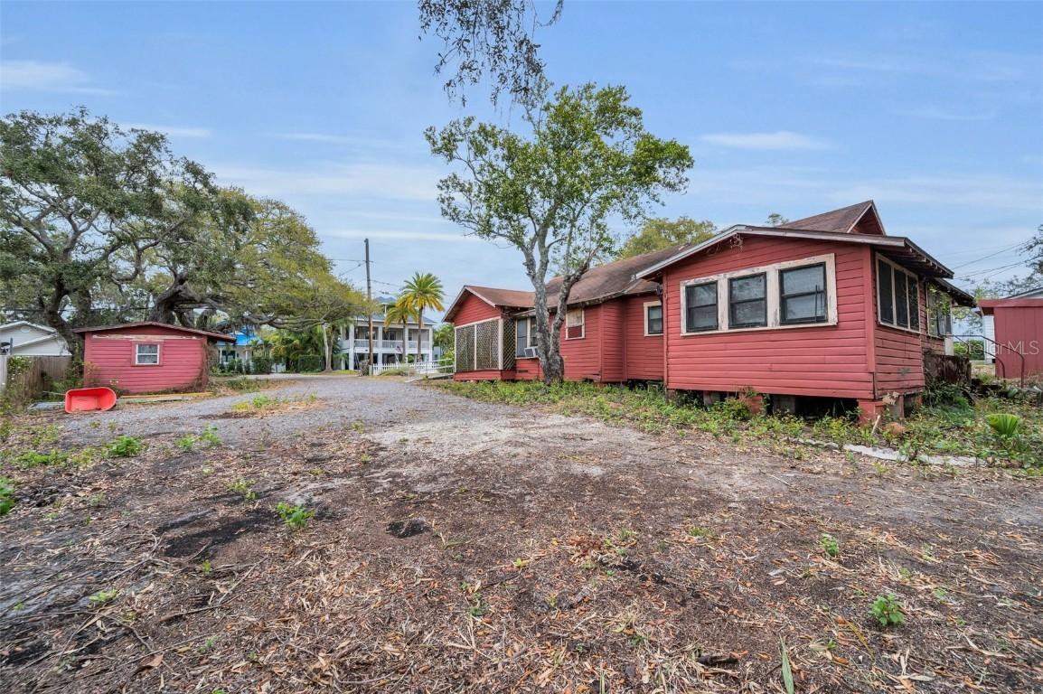 15 Shore Dr., Palm Harbor, FL 34683