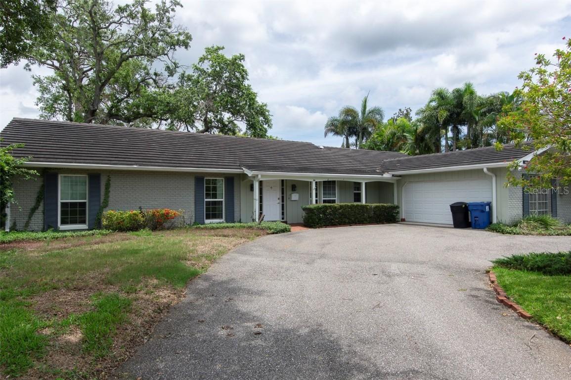 3275 Walnut St., St Petersburg, FL 33704