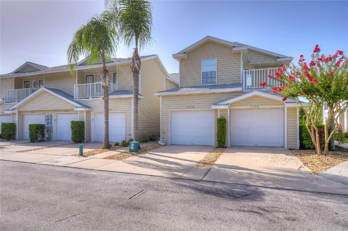 1938 Hammocks Ave., Lutz, FL 33549