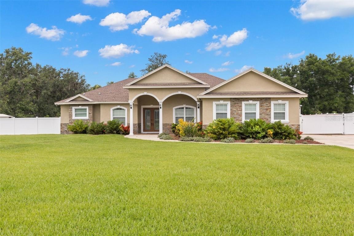 417 Vine Keeper Ct., Seffner, FL 33584