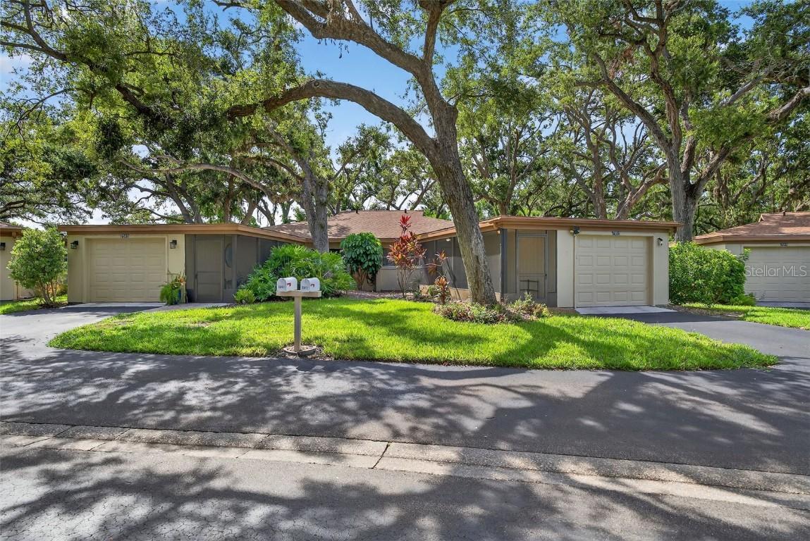 7051 Bright Creek Dr. #6, Sarasota, FL 34231