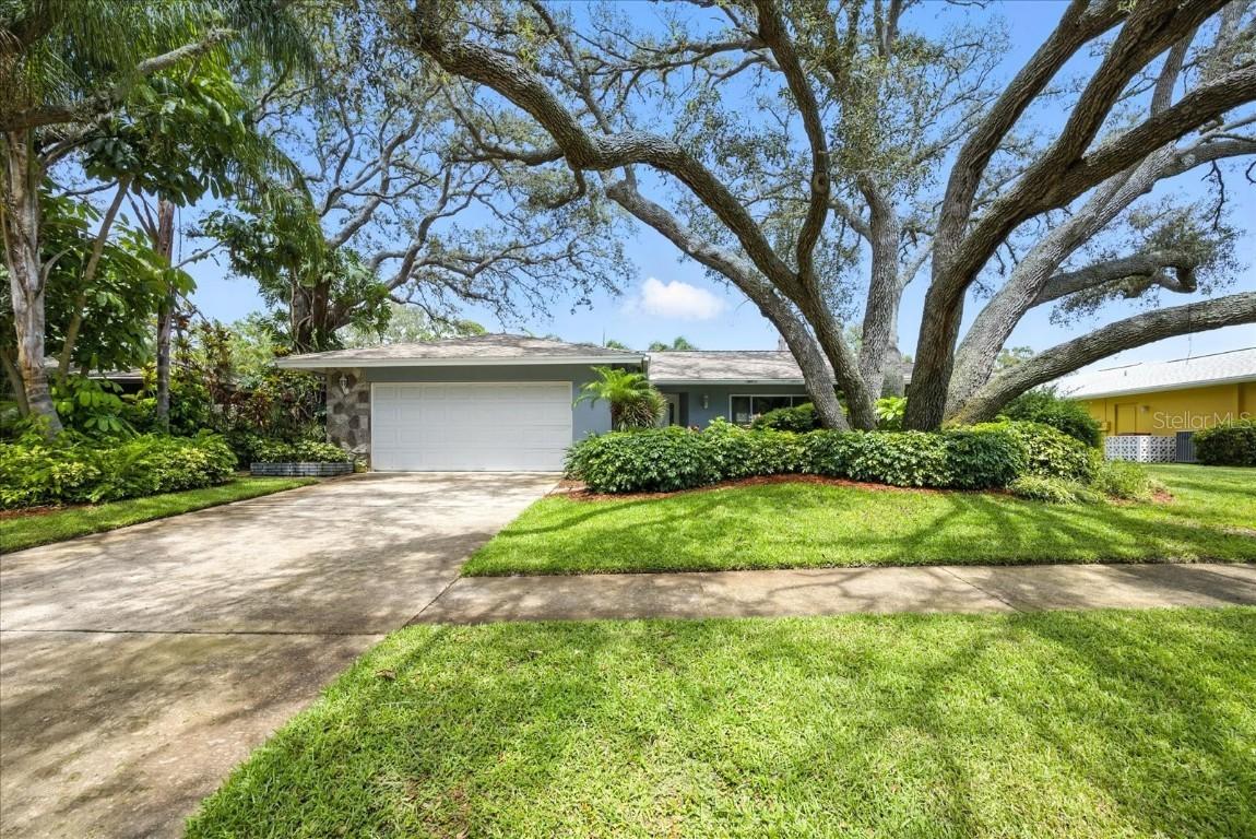 9715 136th St., Seminole, FL 33776