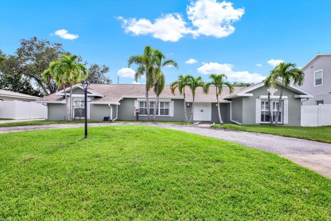 6000 115th Ln., Seminole, FL 33772