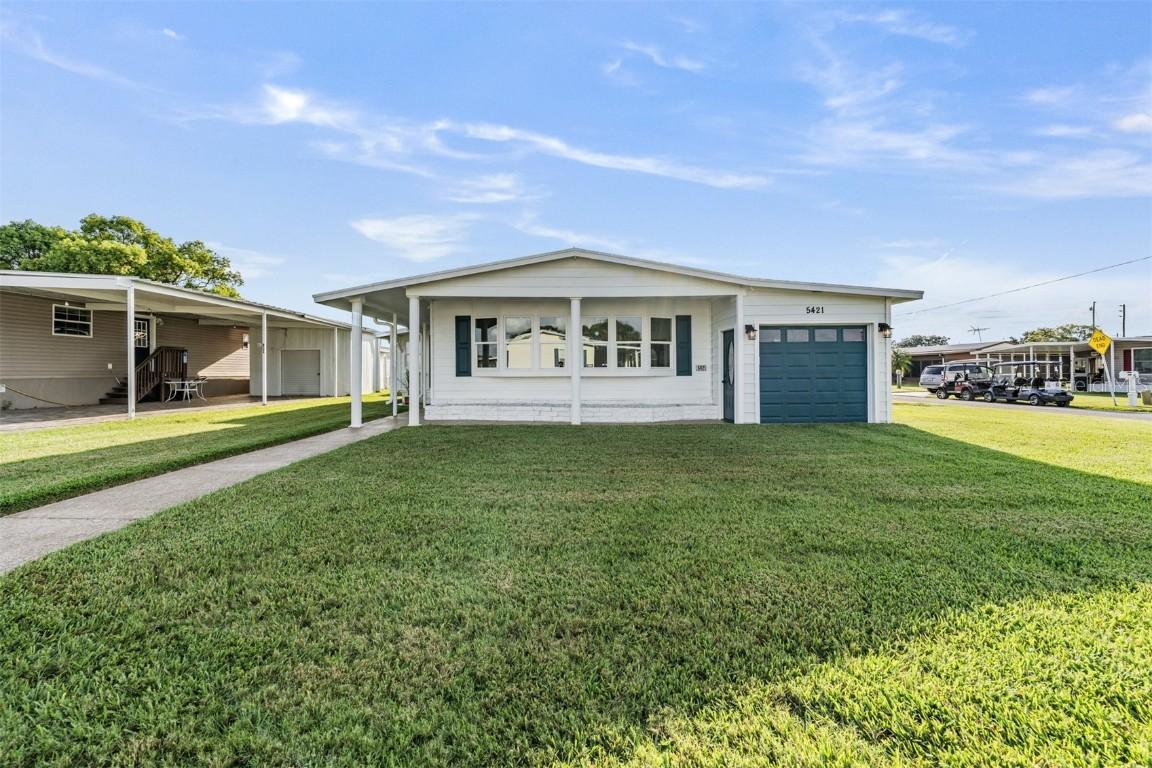 5421 Mohawk St., Zephyrhills, FL 33542