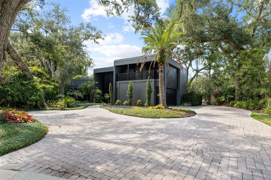 410 Montrose Ave., Temple Terrace, FL 33617