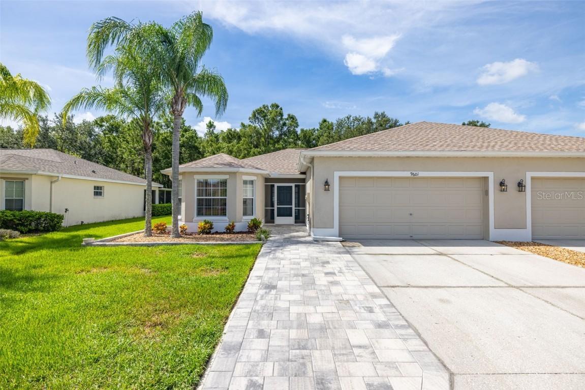 9601 Rolling Cir., San Antonio, FL 33576