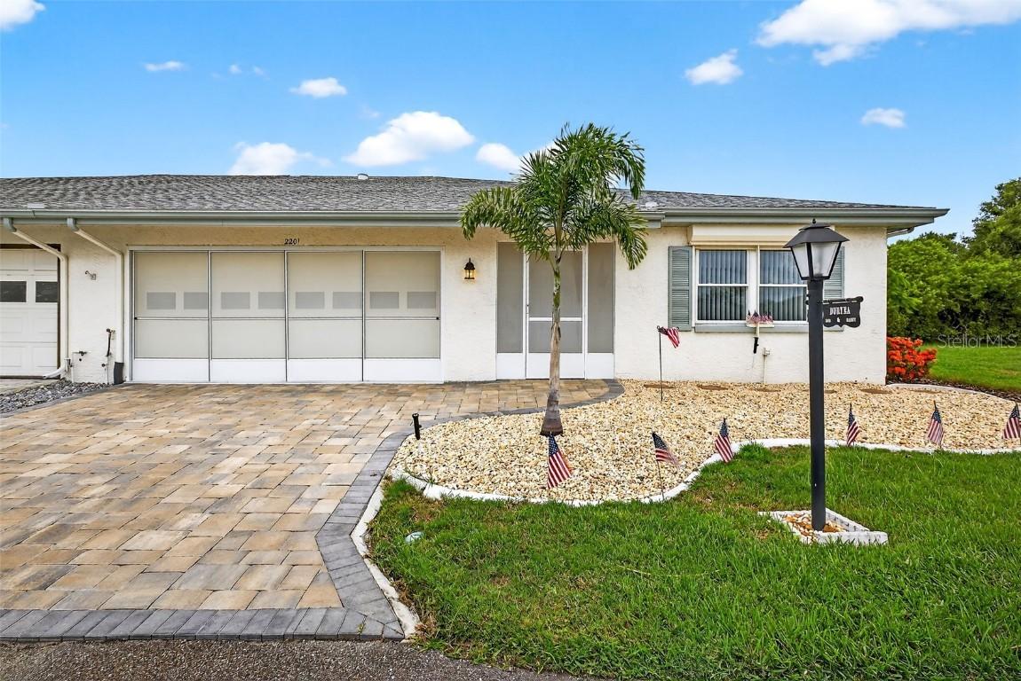 2201 Hartlebury Way, Sun City Center, FL 33573