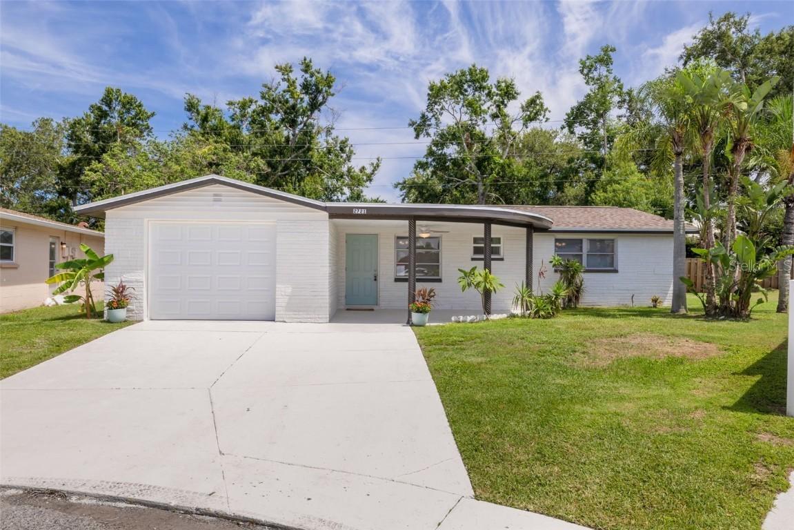 2721 Lawn Pl., Holiday, FL 34691