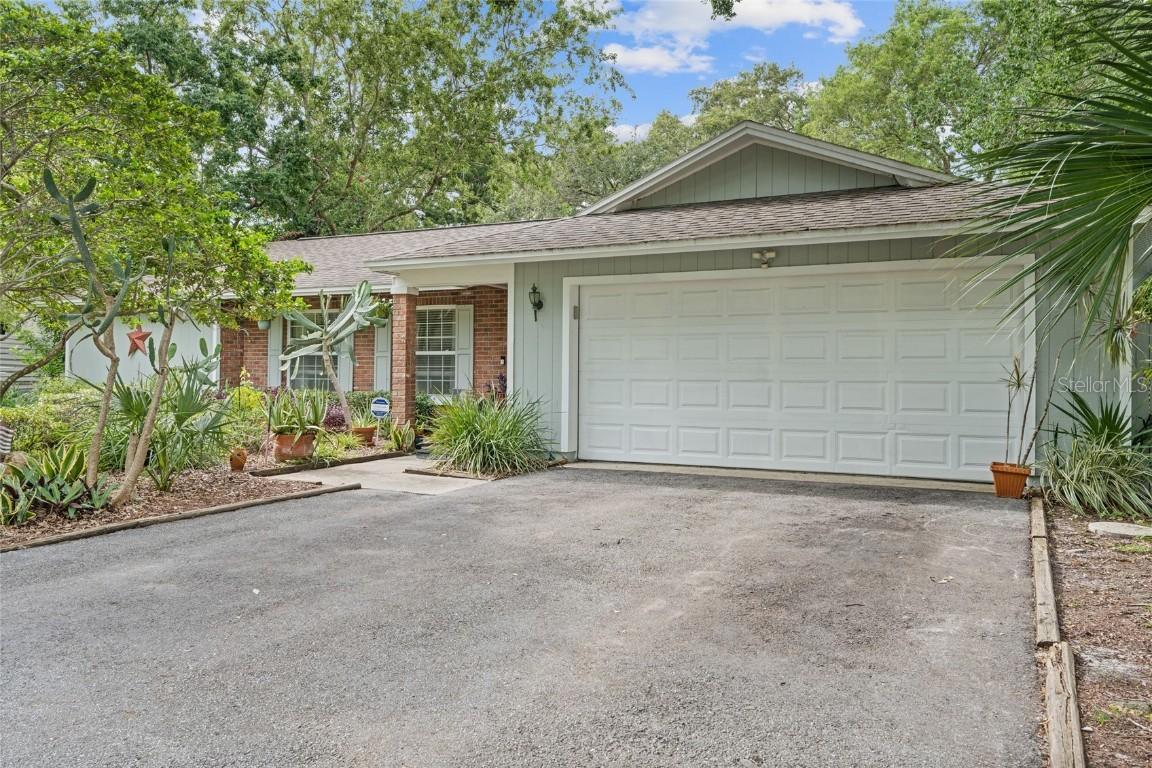 155 Woodcutter Ln., Palm Harbor, FL 34683