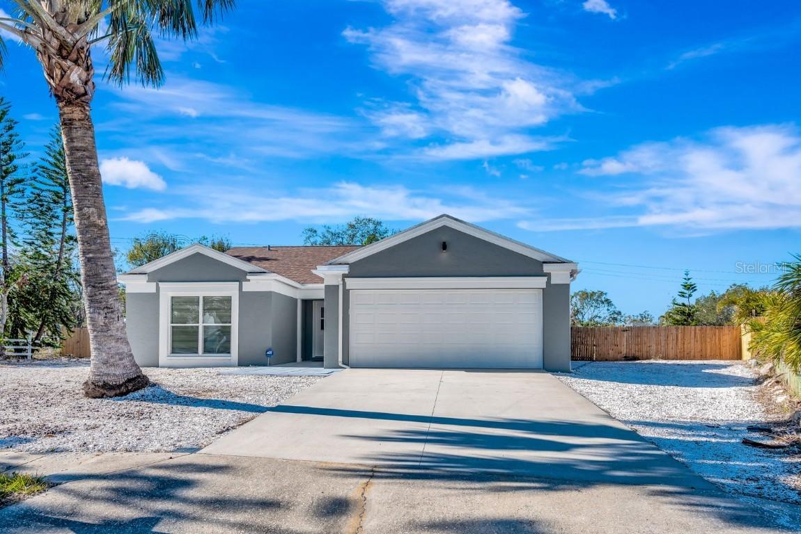 5682 E 25th Street Cir., Bradenton, FL 34203