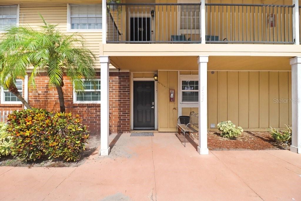 200 Country Club Dr. #505, Largo, FL 33771