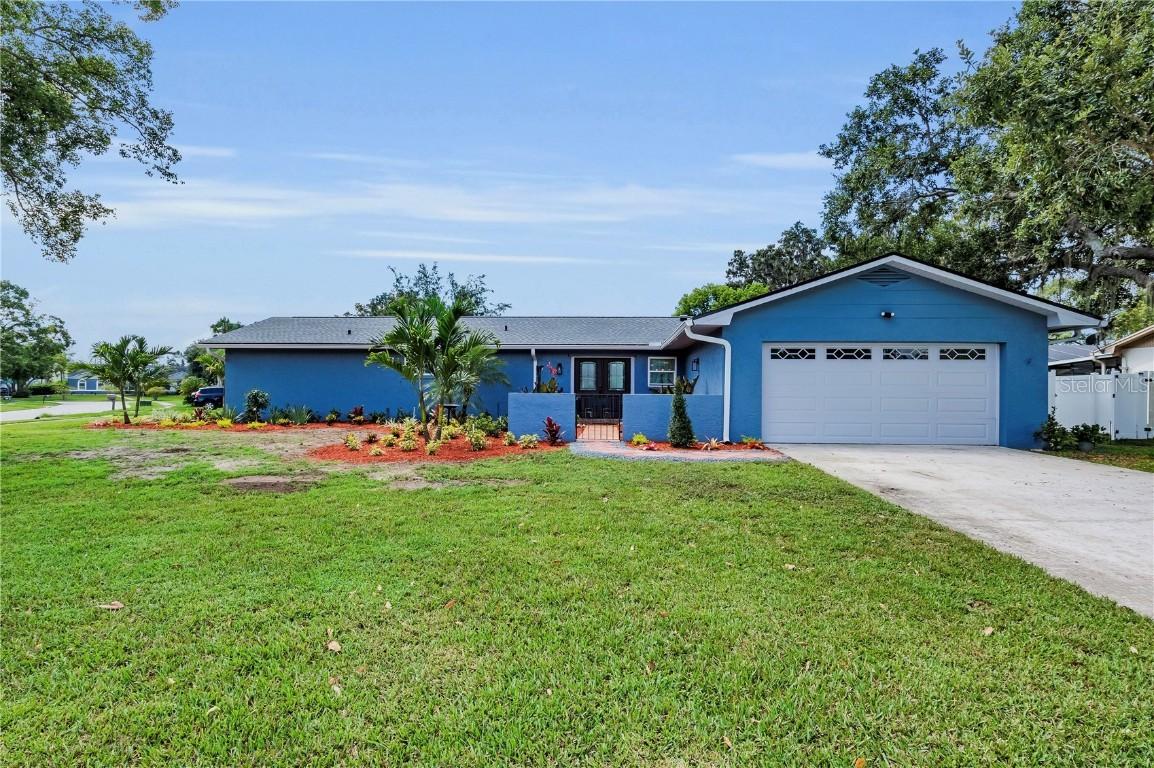 1119 Lakemont Dr., Valrico, FL 33594
