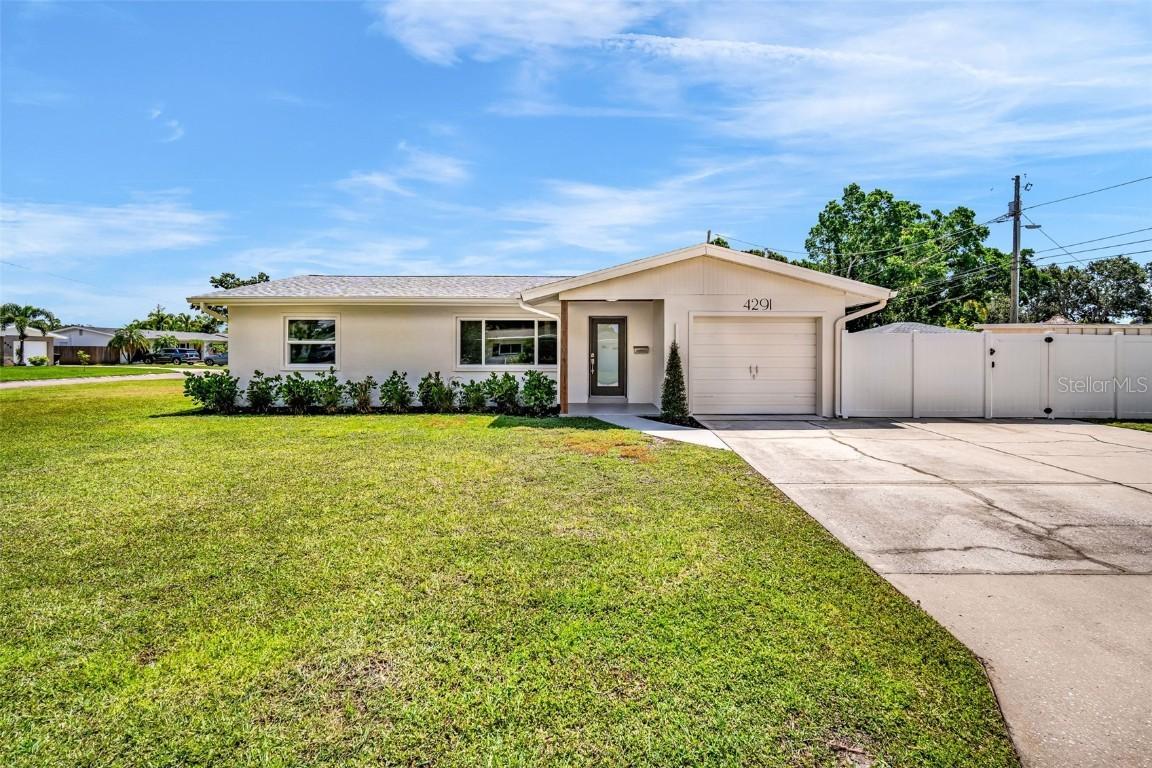 4291 Maple St., St Petersburg, FL 33703